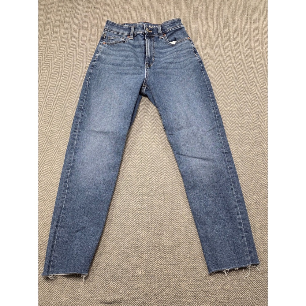 American Eagle Outfitter Women's Size 2 Medium Wash High Rise Straight Leg Jeans